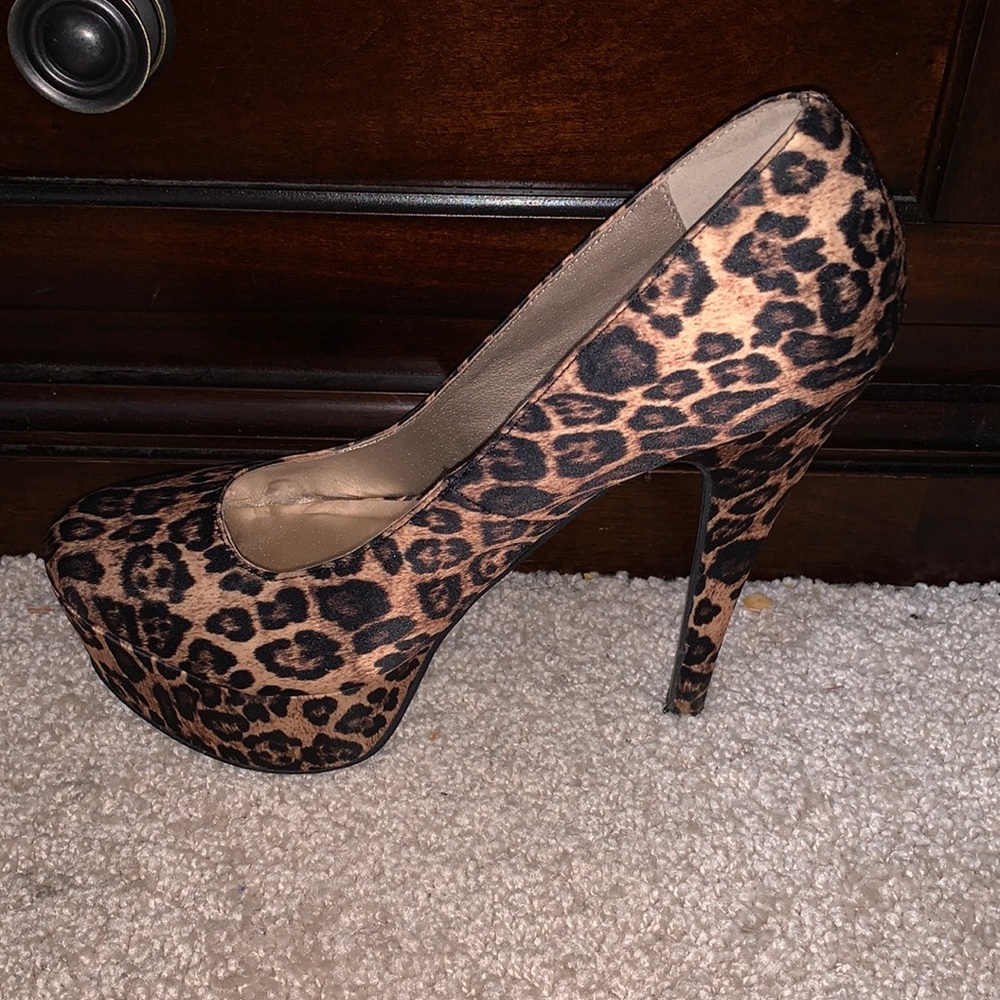 Leopard platform heels 👠